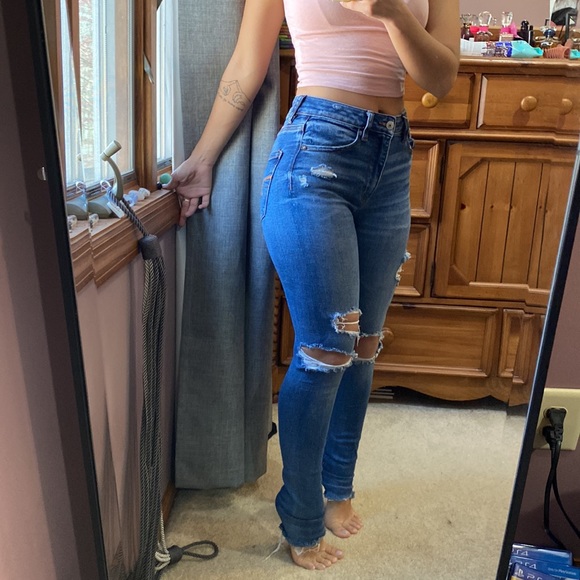 Sketchy distressed jeans - Picture 3 of 7